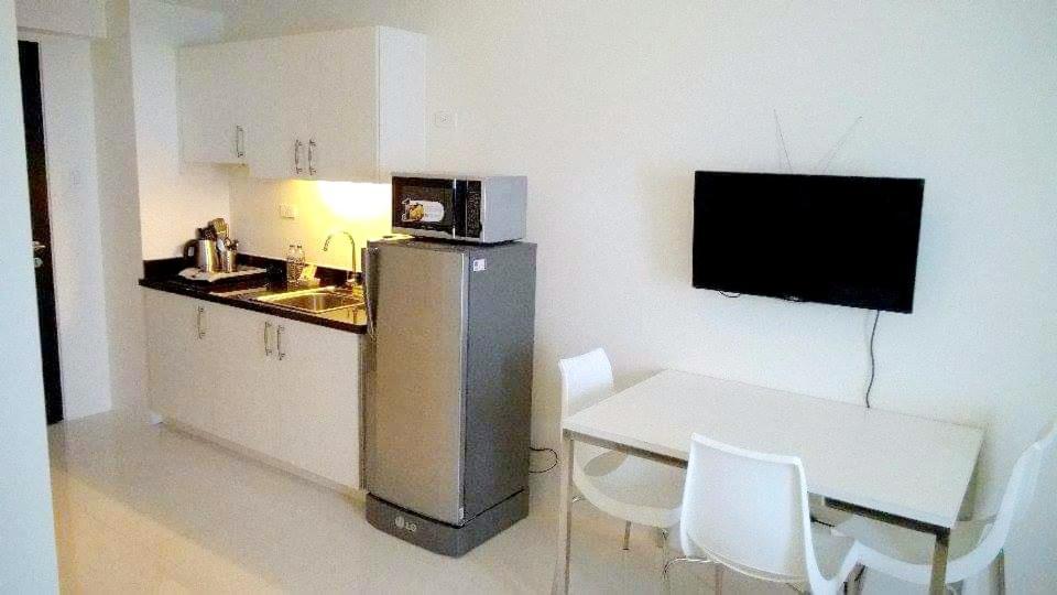 Condo Studio Luxe In Princeton Residences Манила Экстерьер фото